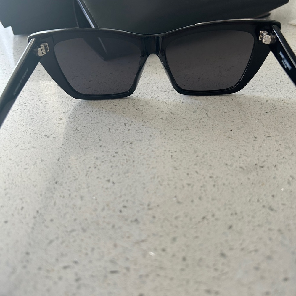 Black Cat-Eye Sunglasses - Picture 3 of 6